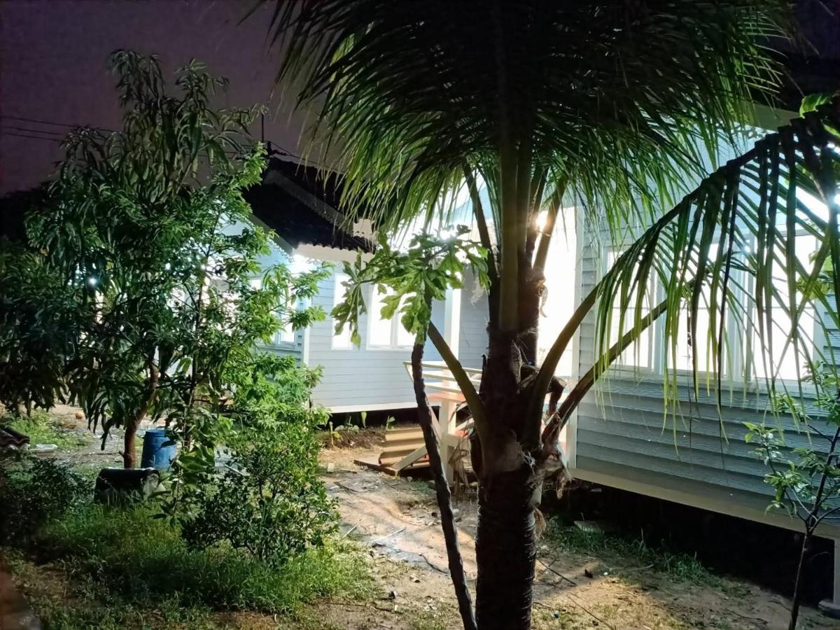 Hotel King Fa House Mae Sot Exterior foto
