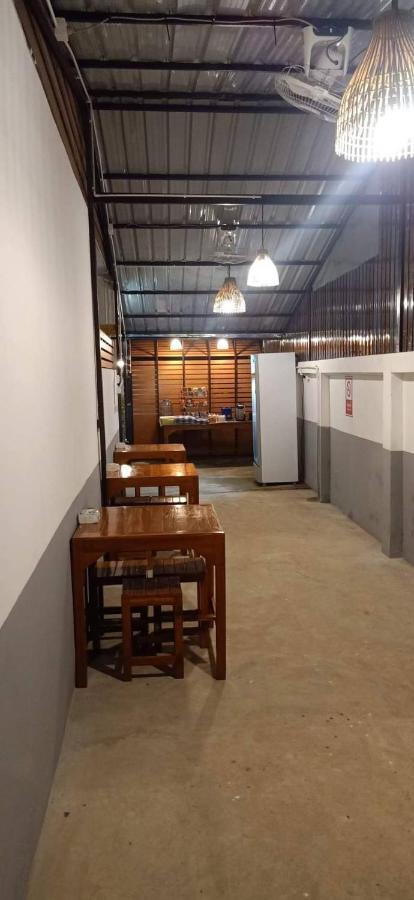 Hotel King Fa House Mae Sot Exterior foto