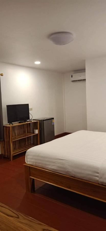 Hotel King Fa House Mae Sot Exterior foto